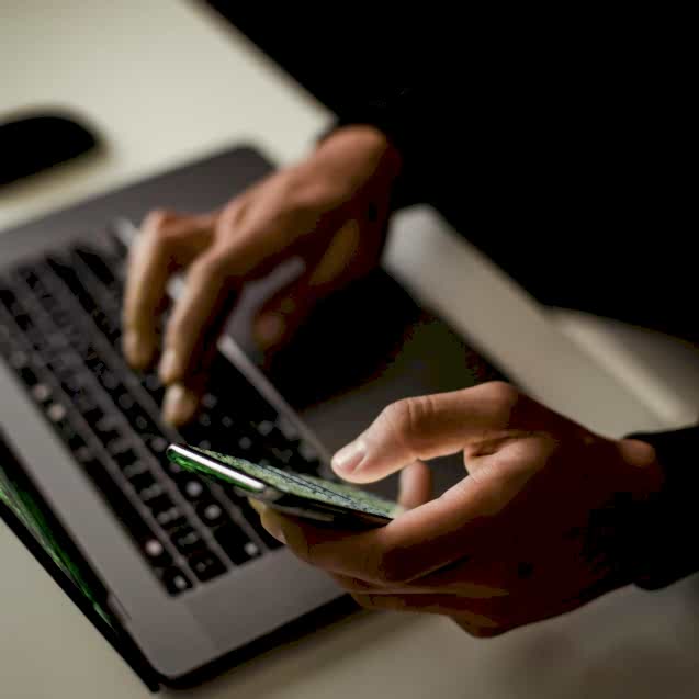 pexels-sora-shimazaki-5926383